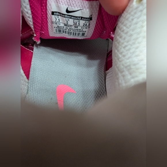 Nike Dart 10 Women's Motion Fit White and Pink Athletic Running Shoes Size 7.5 - Picture 8 of 10